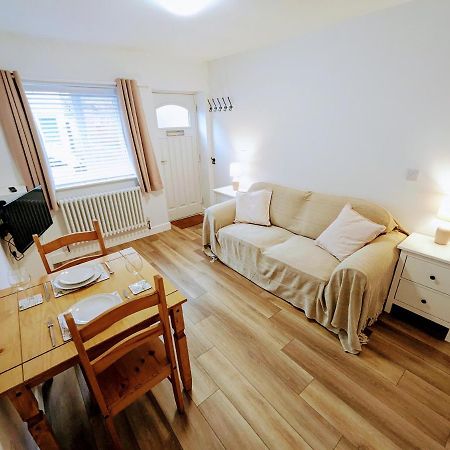 Blossom Holiday Lets - 94 Roseberry Cottages ギーズバラ エクステリア 写真