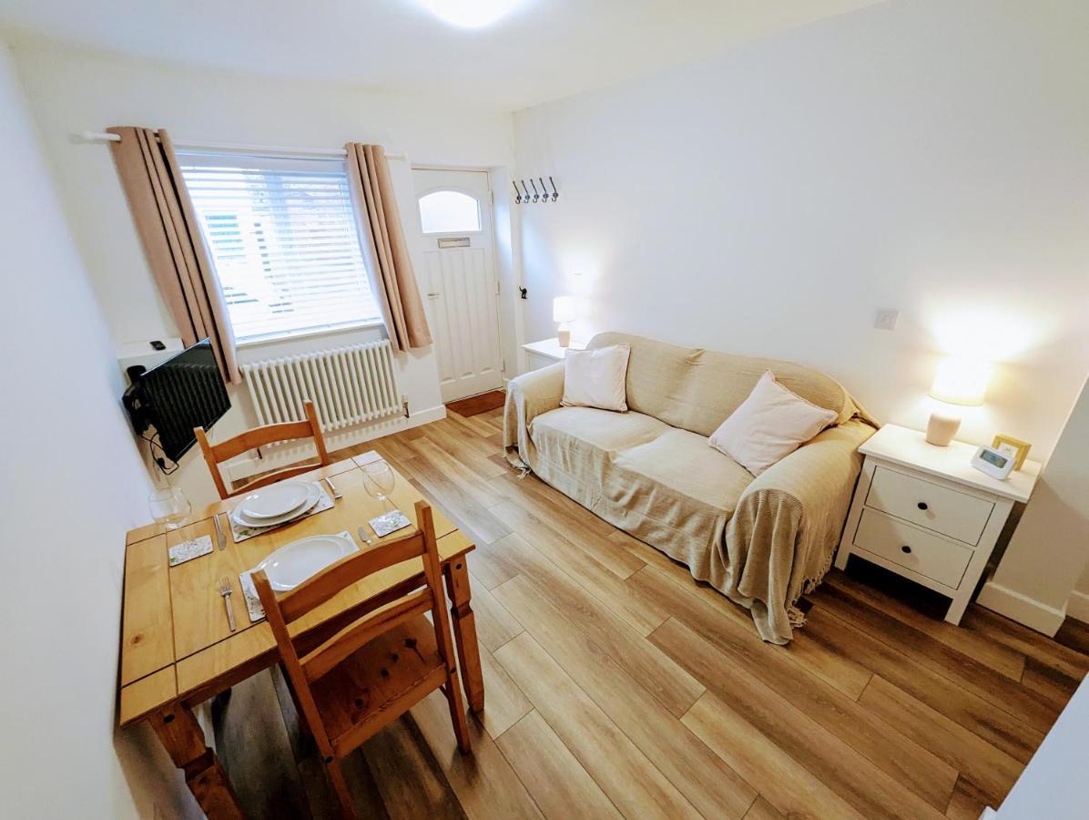 Blossom Holiday Lets - 94 Roseberry Cottages ギーズバラ エクステリア 写真