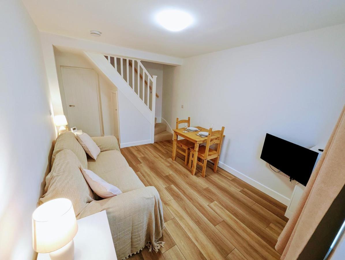 Blossom Holiday Lets - 94 Roseberry Cottages ギーズバラ エクステリア 写真