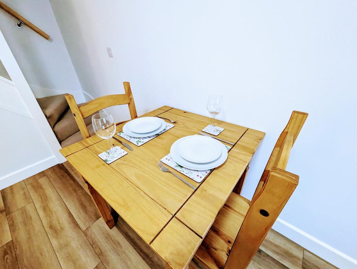 Blossom Holiday Lets - 94 Roseberry Cottages ギーズバラ エクステリア 写真